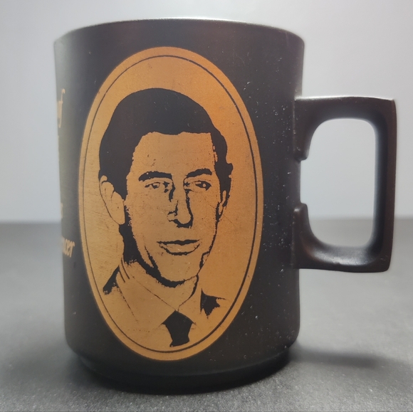 Vintage Commemorative Black Mug Princess Diana - Picture 3 of 9